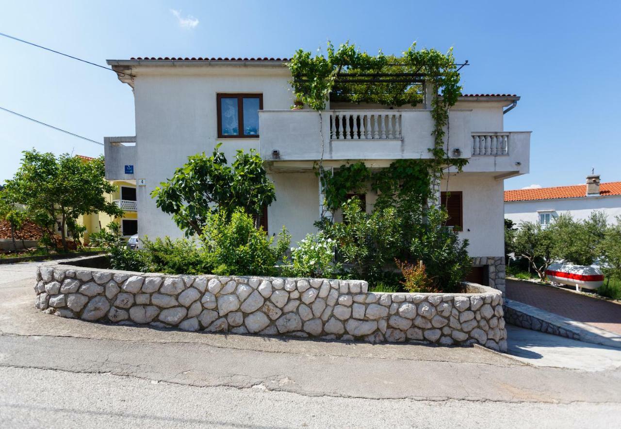 Apartments Jagoda Vrbnik Exterior photo